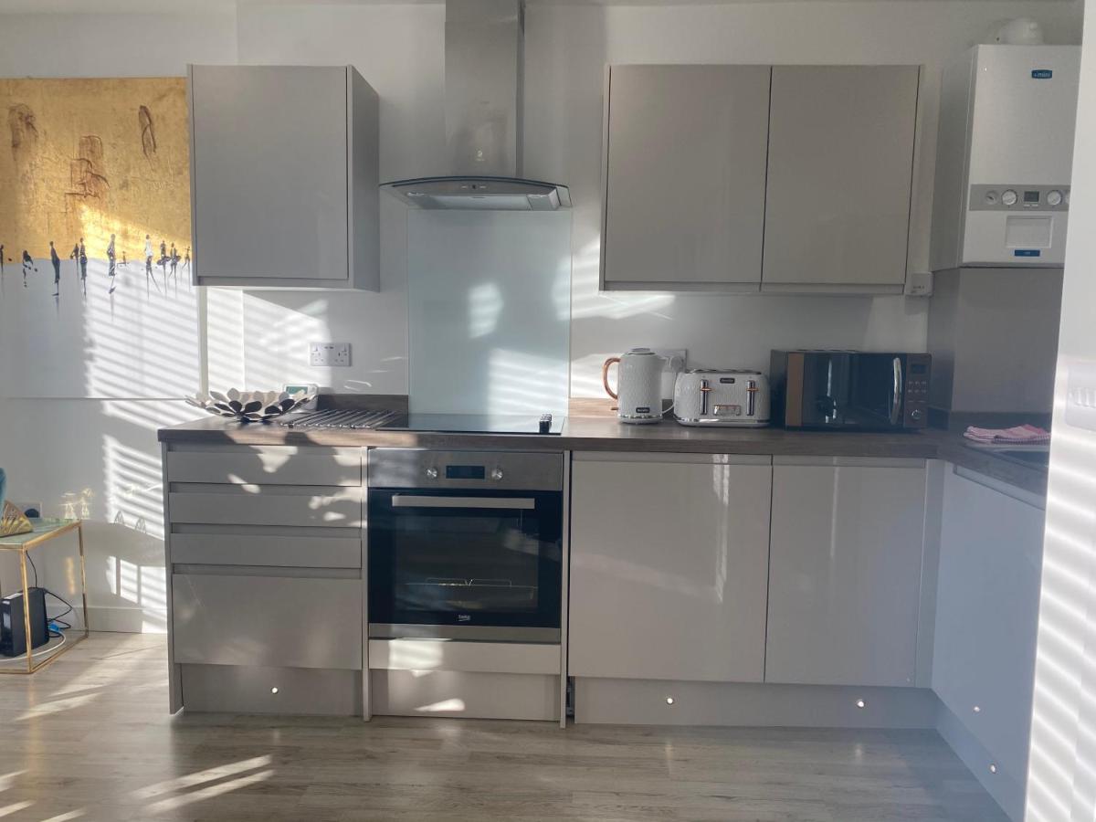 Stylish Pontcanna Flat Near City Centre คาร์ดิฟฟ์ ภายนอก รูปภาพ